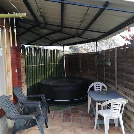Charmant Chalet Pour 2 Personnes Spa Prive Massillargues-Attuech Exterior photo